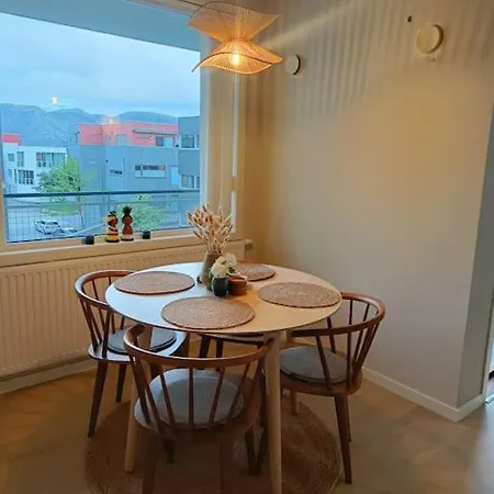 Newly Renovated With Seaview Apartment *